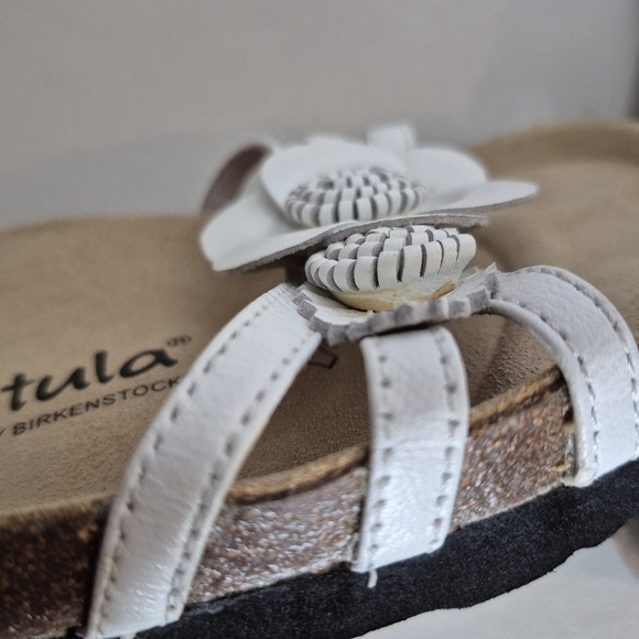 Betula by Birkenstock Quito White Floral Sandals - Size 7 - 7.5 - Picture 14 of 15